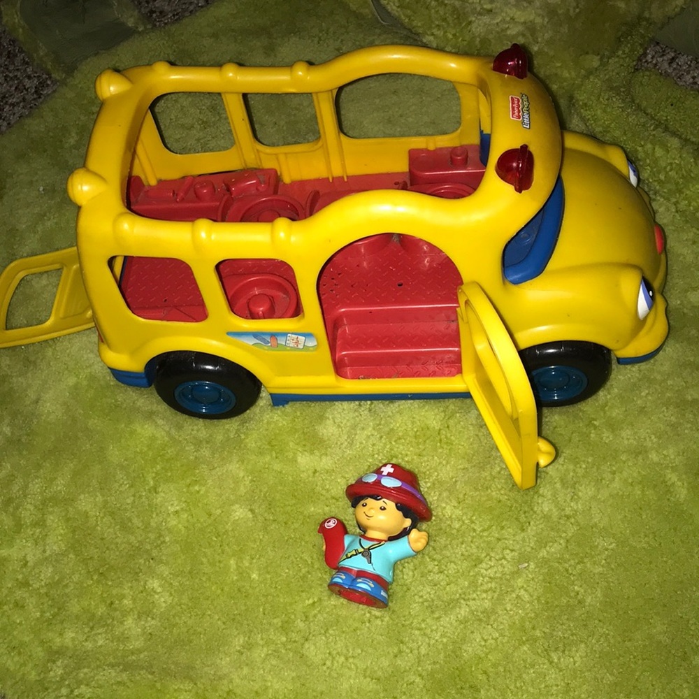 Fisher-Price Little People Lil' Movers School Bus